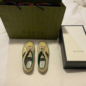 Gucci Men’s Tennis 1977 Shoes Size 9 (like new)